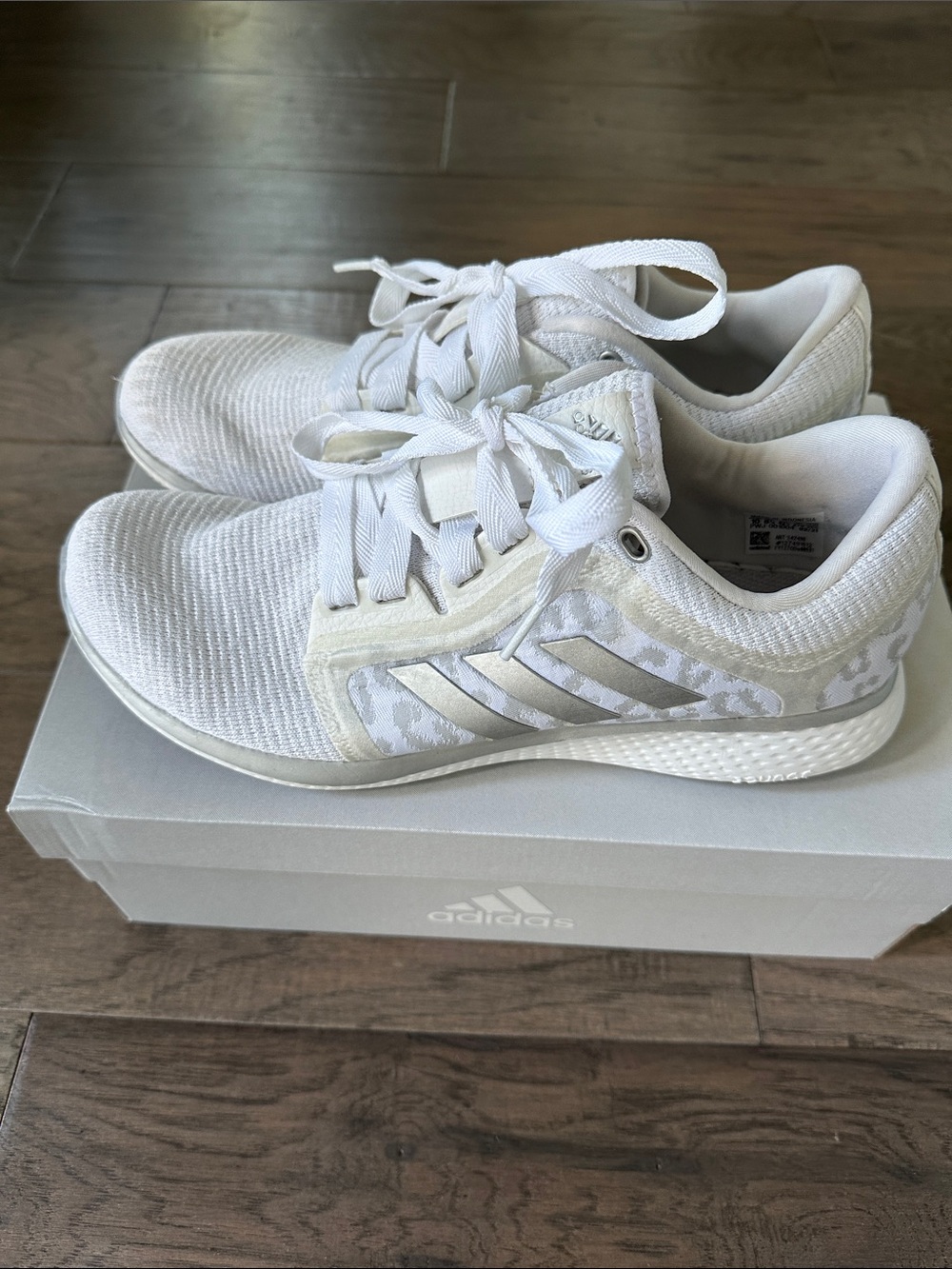 adidas Women’s Edge Lux 4 running shoes-white/silver